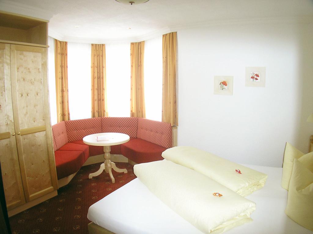 Hotel-Garni Weidacherhof Leutasch Zimmer foto